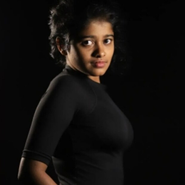  അടുത്തിടെ ജിമ്മിൽ വർക്കൗട്ട് ചെയ്യുന്ന വീ‍ഡിയോകൾ ഹനാൻ‌ പങ്കുവെച്ചതിന് പിന്നാലെ സോഷ്യൽ മീഡിയയിൽ ഹനാൻ വിമർശനങ്ങൾ നേരിട്ടിരുന്നു.