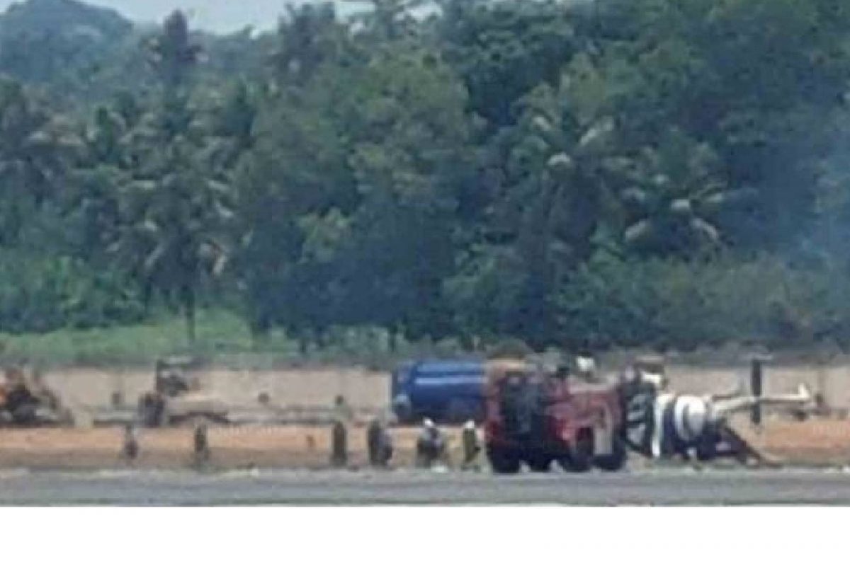 പരിശീലന പറക്കലിനിടെയാണ് അപകടം സംഭവിച്ചതെന്നാണ് വിവരം. 