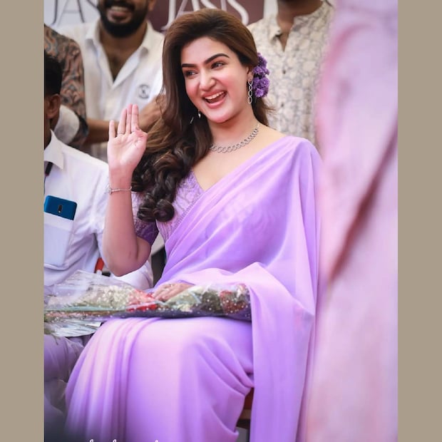  കല്യാണം കഴിക്കുന്നത് തനിക്ക് പ്രശ്നമാകുന്നത് പോലെ മറ്റൊരാളുടെ കല്യാണത്തിന് പോകുന്നതും ഇഷ്ടമല്ലെന്ന് ഹണി റോസ് പറയുന്നു. ആരും ആസ്വദിച്ചിട്ടല്ല വിവാഹം കഴിക്കുന്നത്. കുറേ പൈസയുള്ളത് കാണിക്കാന്‍ വേണ്ടി ചെയ്യുന്നത് മാത്രമാണ് വിവാഹം.