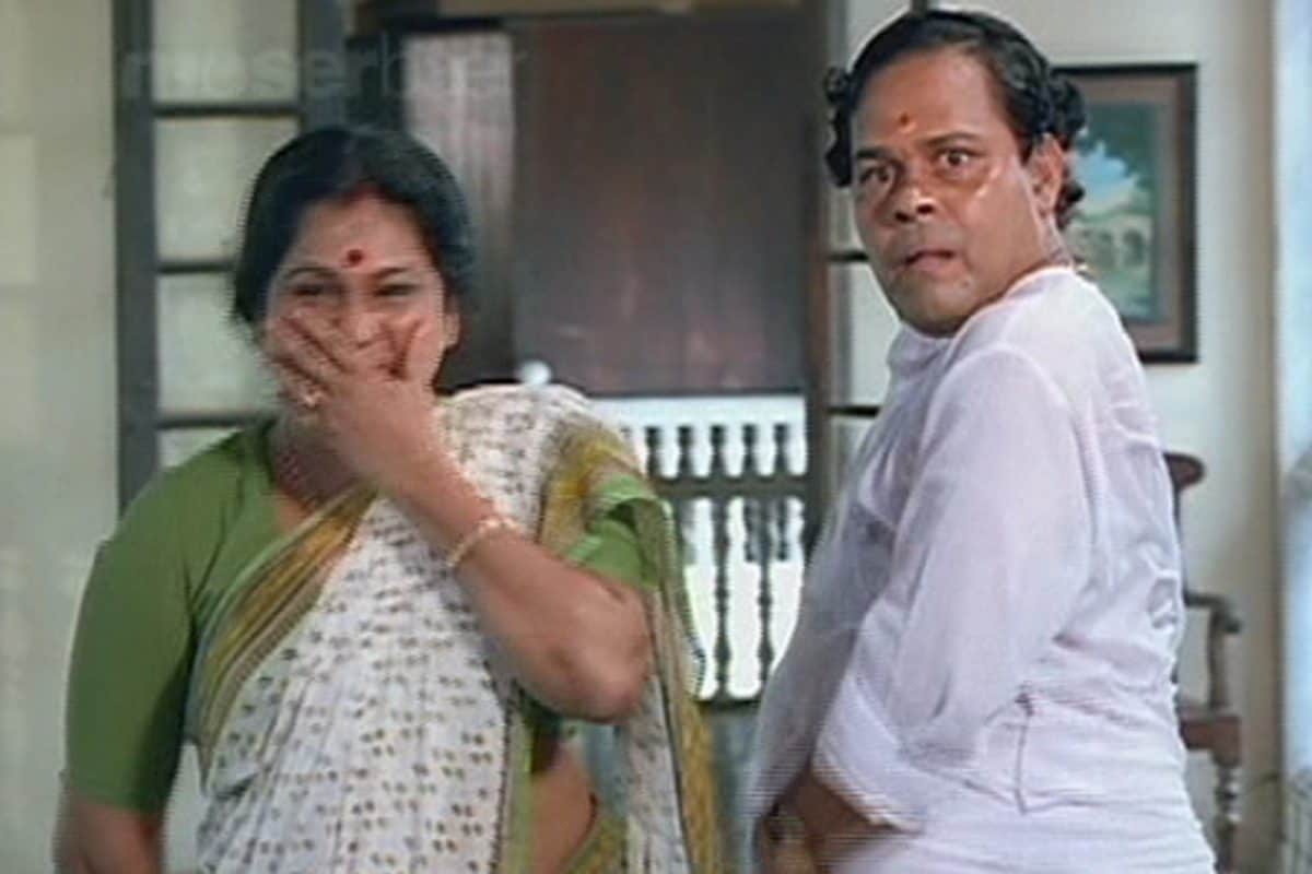  മലയാളസിനിമയിലെ ഹിറ്റ് കോമഡി കോംമ്പോ ഏതായിരുന്നെന്ന് ചോദിച്ചാൽ മലയാളികൾക്ക് മുന്നിലേക്ക് ഓടിയെത്തുക കെപിഎസി ലളിത - ഇന്നസെന്റ് എന്നു തന്നെയായിരിക്കും. ഒരുമിച്ച് അഭിനയിച്ചപ്പോഴെല്ലാം ഇരുവരും വെള്ളിത്തിരയിൽ അദ്ഭുതങ്ങൾ തീർത്തു. ചിരി നിറച്ച രംഗങ്ങൾ, ഓർമ്മിച്ചെടുക്കാവുന്ന ഡയലോഗുകള്‍, ഇന്നസെന്റിനൊപ്പം കട്ടയ്ക്ക് നിന്ന കെപിഎസി ലളിത അതായിരുന്നു ഹിറ്റ് ജോഡിയായി മലയാളികളുടെ മനസിലേക്ക് അലിഞ്ഞു ചേർന്നതും.