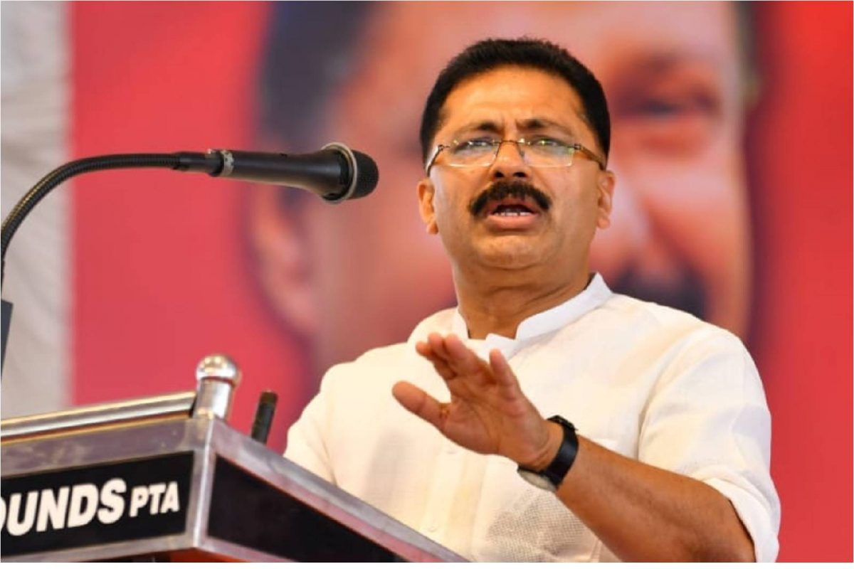 തുറക്കുന്ന കടകൾ അടിച്ച് തകർക്കാൻ വന്നാൽ പ്രതിരോധിക്കാൻ ഞാനുൾപ്പടെ നിരവധി വിശ്വാസികൾ രംഗത്തുണ്ടാകുമെന്നും കെടി ജലീല്‍ പറഞ്ഞു
