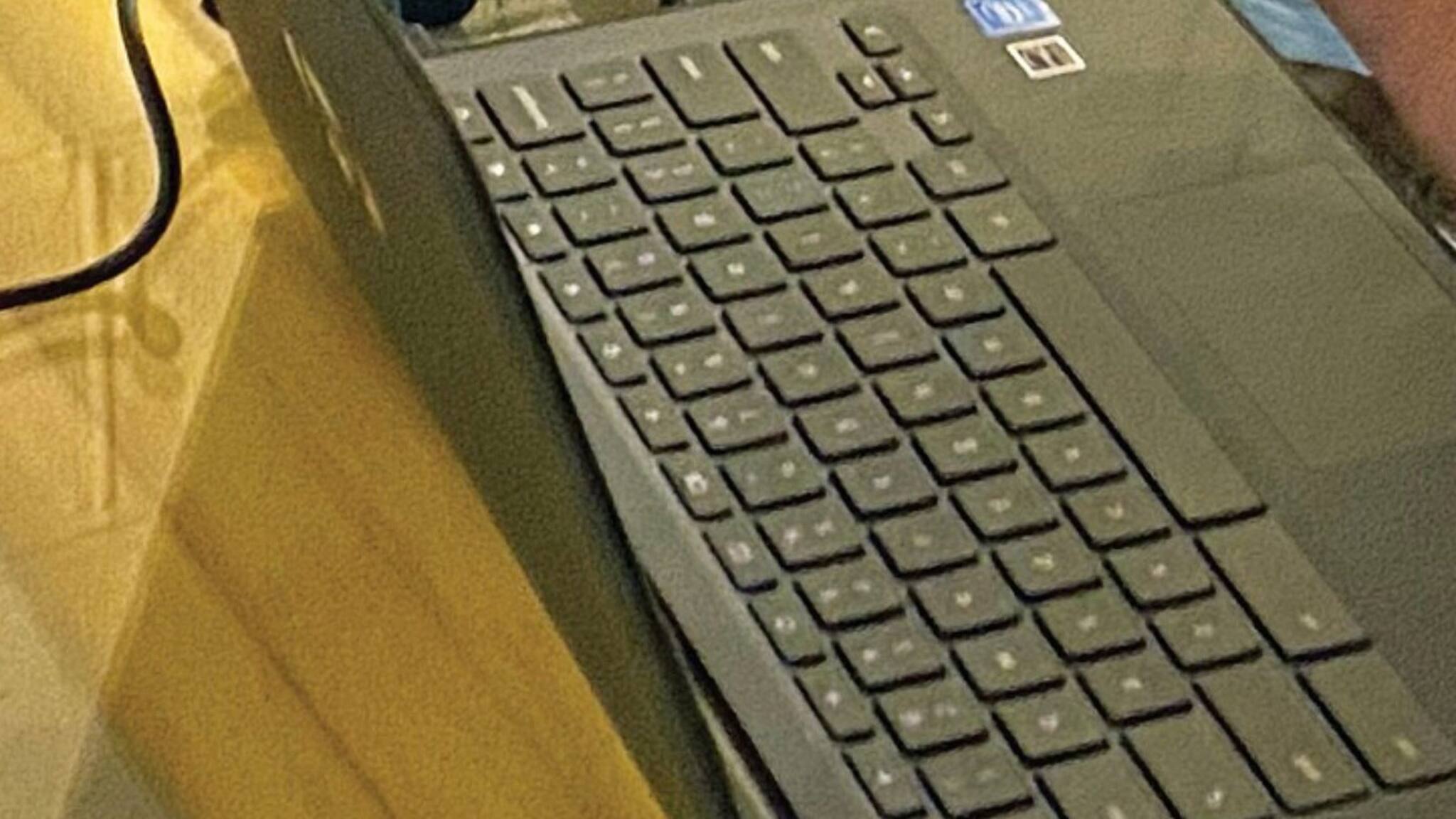 ലാപ്‌ടോപ്പിന്റെയും കംപ്യൂട്ടറുകളുടെയും ഇറക്കുമതി കേന്ദ്രം നിയന്ത്രിച്ചത് എന്തുകൊണ്ട്?