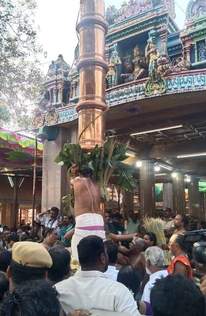  മണ്ടയ്ക്കാട് ക്ഷേത്ര ഉത്സവത്തോടനുബന്ധിച്ച് ജില്ലയിലെ വിവിധ സ്ഥലങ്ങളിൽ നിന്നും തിരുവനന്തപുരത്തിൽ നിന്നും തമിഴ്നാട് ട്രാൻസ്‌പോർട്ടിന്റെ പ്രത്യേക ബസ് സർവീസുകളും ഉണ്ട്.