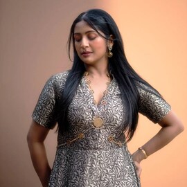 പുത്തന്‍ ഫോട്ടോഷൂട്ടിൽ അതിസുന്ദരിയായി നവ്യ; ഫോട്ടോ ഏറ്റെടുത്ത് ആരാധകര്‍