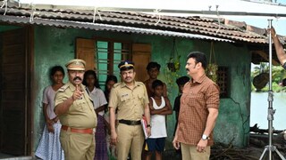 ഒഴുകി ഒഴുകി, ഒഴുകി... ഒഴുകി ഒഴുകി, ഒഴുകി...