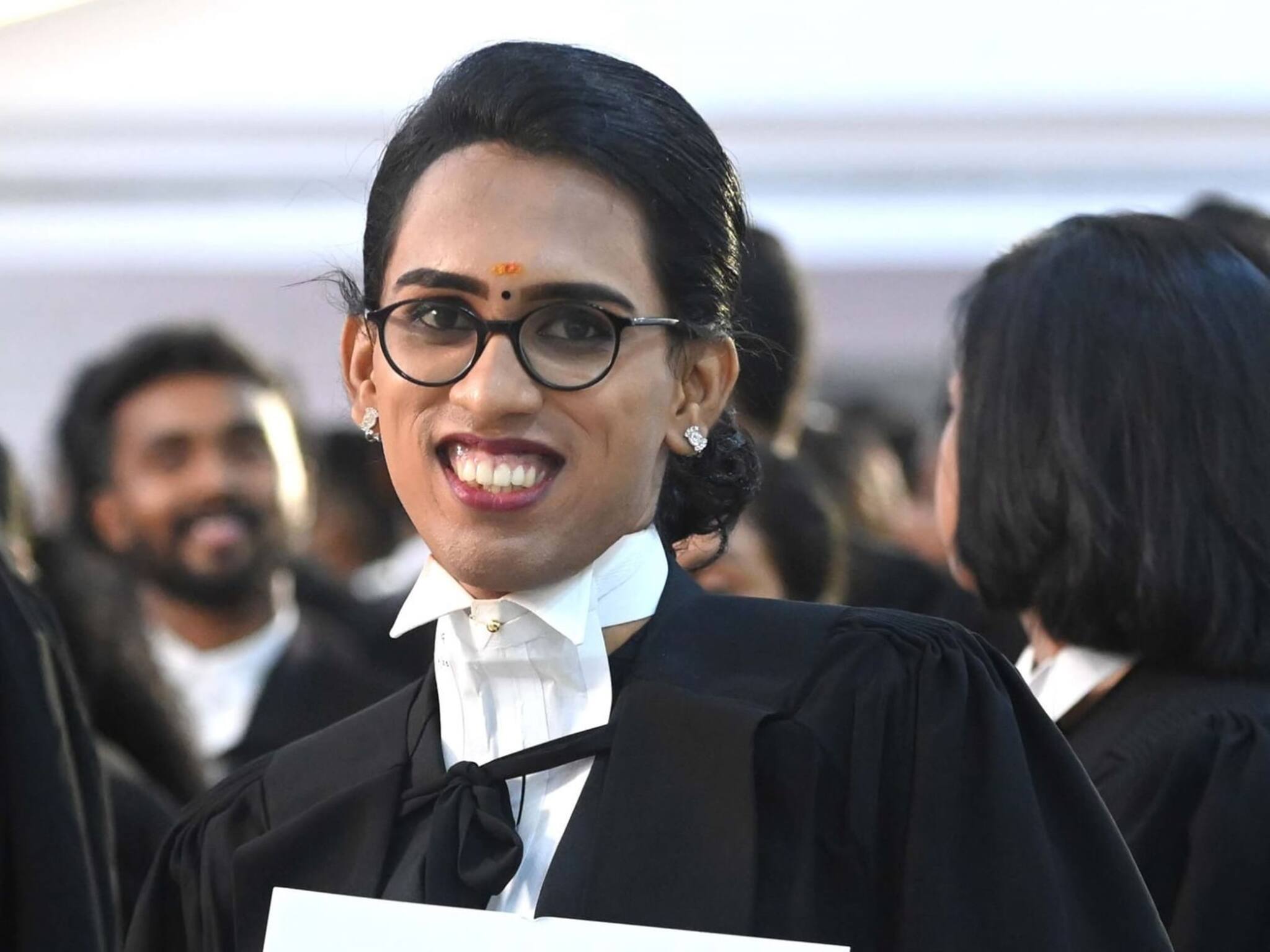 കേരളത്തിലെ ആദ്യ ട്രാൻസ്ജെൻഡർ അഭിഭാഷകയായി പത്മലക്ഷ്മി; കൂടുതൽപേർക്ക് പ്രചോദനമാകുമെന്ന് മന്ത്രി പി. രാജീവ്