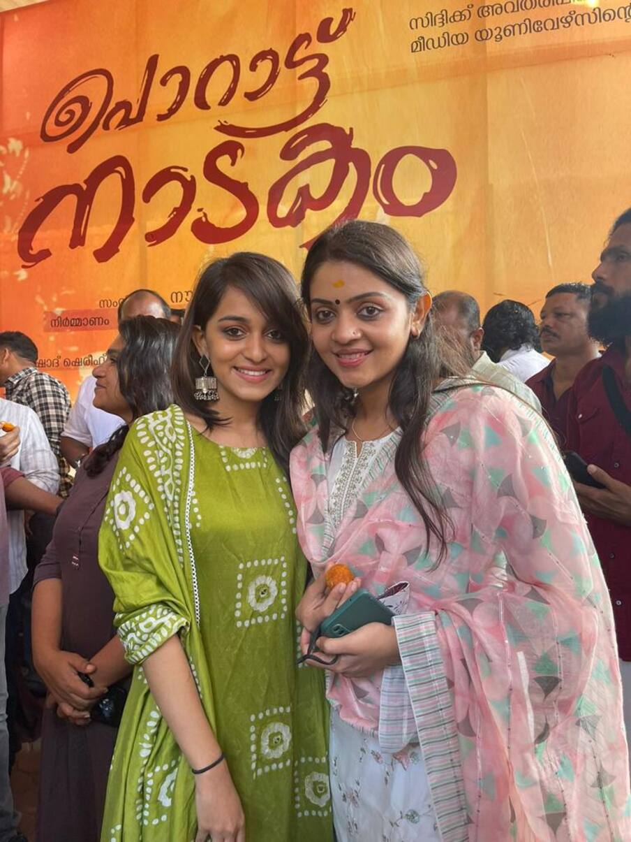 വടക്കൻ കേരളത്തിലെ ഗോപാലപുര എന്ന ഗ്രാമത്തിൽ 21 ദിവസം അരങ്ങേറുന്ന സംഭവങ്ങളാണ് ആക്ഷേപഹാസ്യത്തിലൂടെ 'പൊറാട്ട് നാടകം' അവതരിപ്പിക്കുന്നത്.