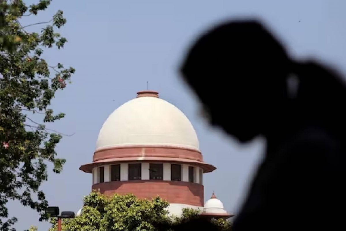 ഹർജിയെ തീർത്തും ബുദ്ധിശൂന്യമായ ആവശ്യം എന്നാണ് കോടതി വിശേഷിപ്പിച്ചത്.