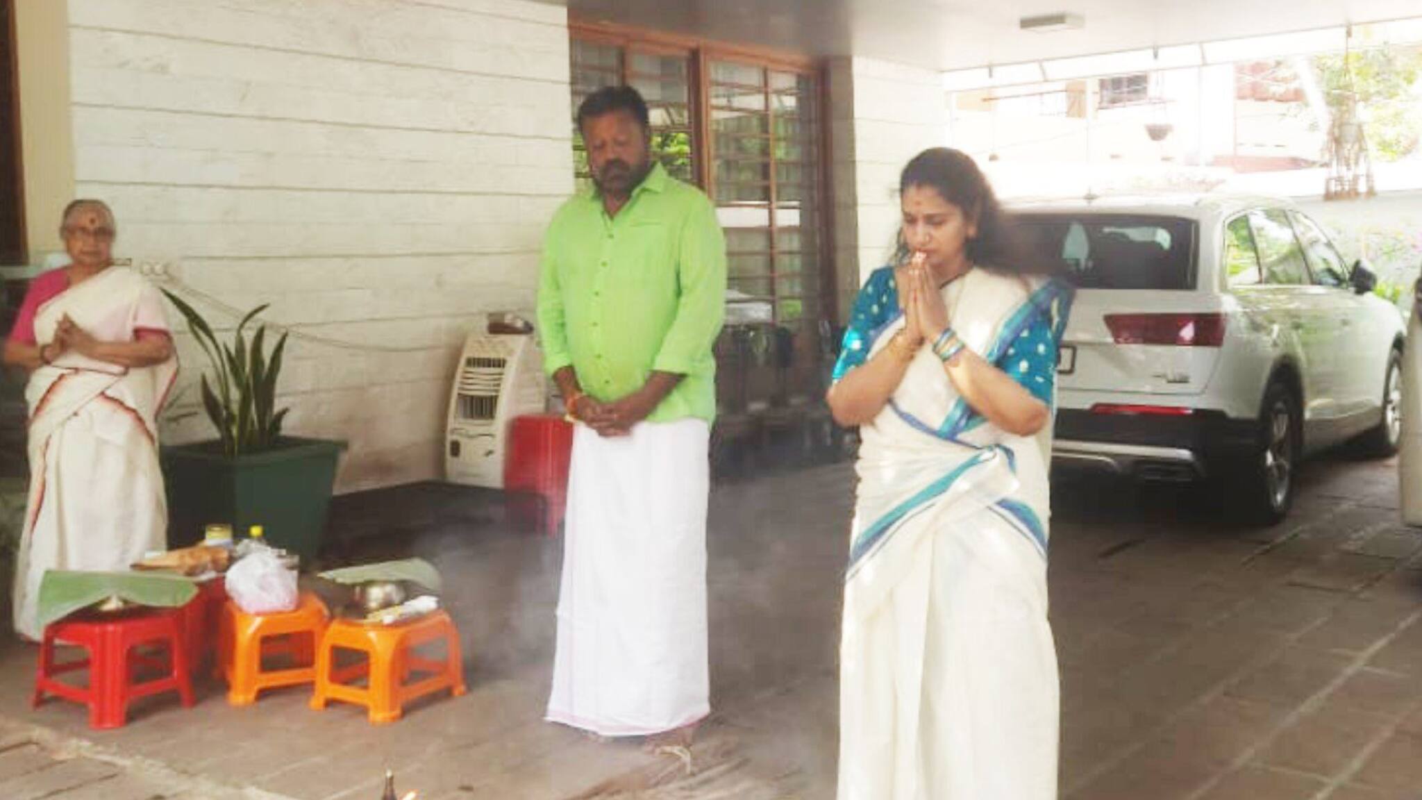 Attukal Pongala | നടൻ സുരേഷ് ഗോപിയും കുടുംബവും വീട്ടിൽ പൊങ്കാല അർപ്പിച്ചു