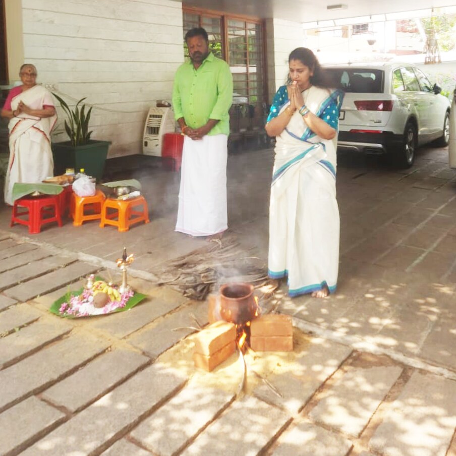 Attukal Pongala | നടൻ സുരേഷ് ഗോപിയും കുടുംബവും വീട്ടിൽ പൊങ്കാല അർപ്പിച്ചു –  News18 Malayalam