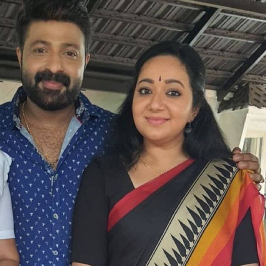  'സ്വന്തം സുജാത'യിൽ ചന്ദ്ര ലക്ഷ്മണും ടോഷ് ക്രിസ്റ്റിയും