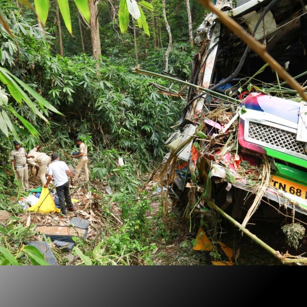  പത്തനംതിട്ട: നിലക്കലിന് സമീപം ശബരിമല തീർഥാടകർ സഞ്ചരിച്ച ബസ് അപകടത്തിൽപ്പെടാൻ കാരണം അമിതവേഗമെന്ന് സംശയം. വളവ് തിരിയുന്നതിനിടെയാണ് ബസ് കൊക്കയിലേക്ക് മറിഞ്ഞത്.