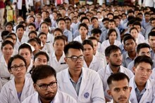 യുക്രെയ്നിൽ നിന്ന് മടങ്ങിയെത്തിയ വിദ്യാർത്ഥികൾക്ക് രാജ്യത്ത് MBBS പരീക്ഷാഎഴുതാൻ അവസരം