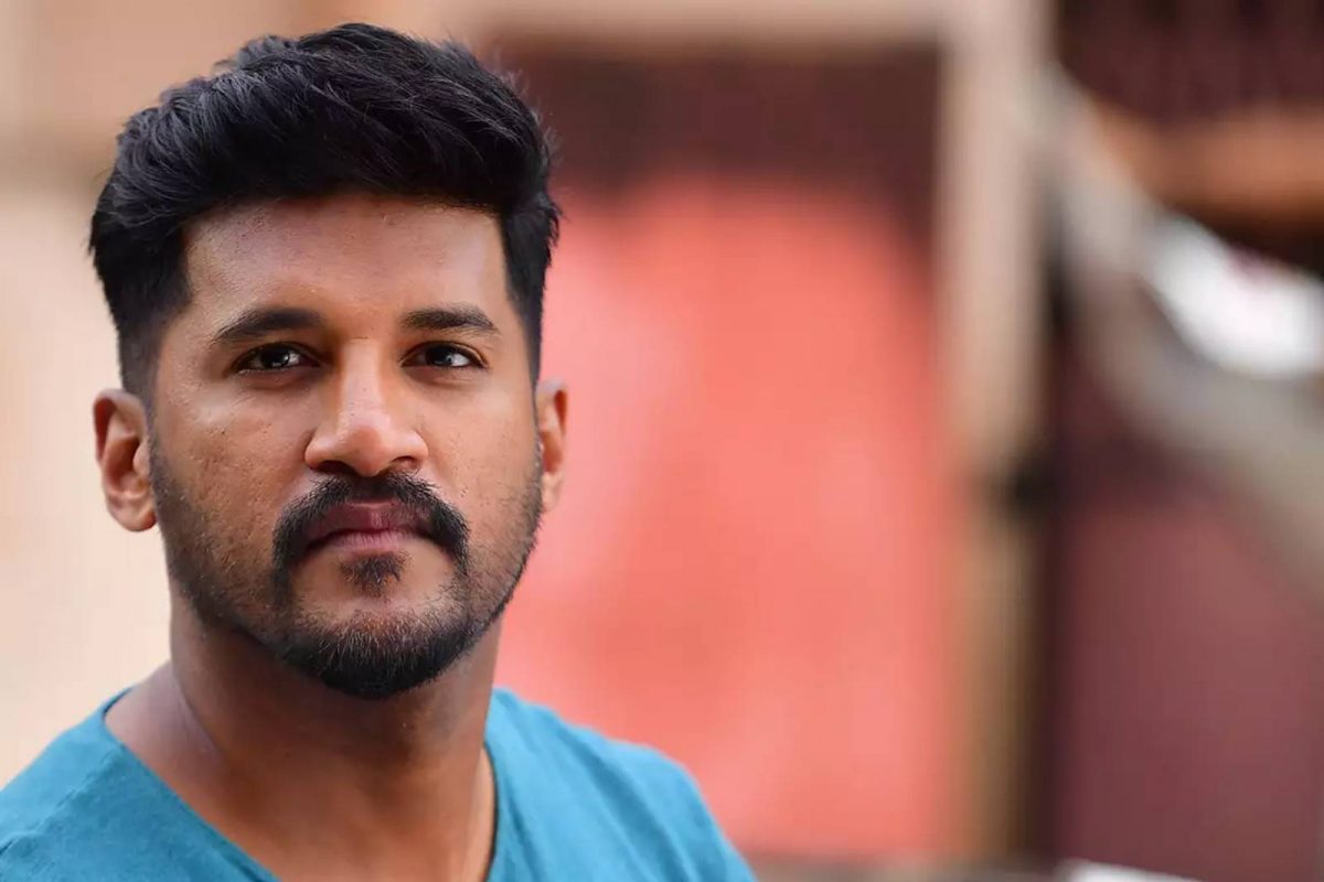 ജോലിക്കാരെ സംശയിക്കുന്നതായി വിജയ് യേശുദാസിന്റെ കുടുംബം 
