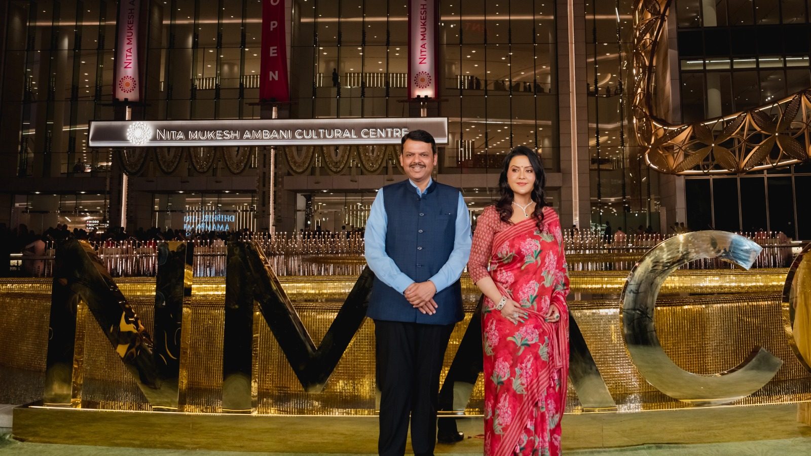  ഉദ്ഘാടന ചടങ്ങിൽ മഹാരാഷ്ട്ര ഉപമുഖ്യമന്ത്രി ദേവേന്ദ്ര ഫഡ്‌നാവിസ് എത്തിയപ്പോൾ. (Photo: Viral Bhayani)