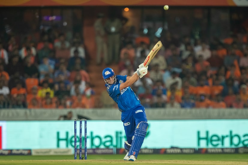 Cameron hammered three straight fours off T Natarajan to bring up his half-century before collecting a straight six in a 20-run over.