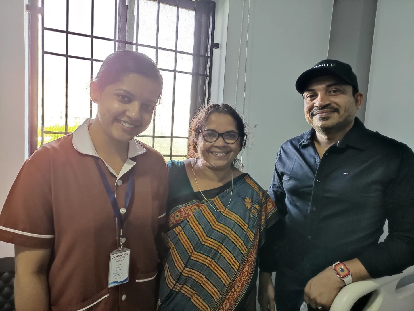  ജീവിത പങ്കാളികളായ ദീപികയും ഭര്‍ത്താവ് ശ്രീനാഥ് എരമവും സ്ക്രീനില്‍ നഴ്സും ഡോക്ടറുമായെത്തിയ കൗതുകം ദീപിക തന്നെയാണ് സോഷ്യല്‍ മീഡിയയിലൂടെ പങ്കുവെച്ചത്. 'അങ്ങനെ നയനയും ജൂനിയർ ഡോക്ടറും ഒന്നിക്കുകയാണ് സൂർത്തുക്കളെ that junior doctor is my kettyon....' എന്നാണ് ദീപിക ഫേസ്ബുക്കില്‍ കുറിച്ചത്.