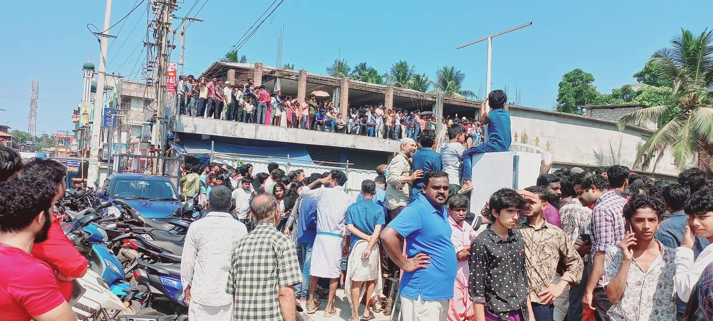  'മൈ സാന്റക്കു' ശേഷം തൊട്ടടുത്ത വർഷമാണ് കോവിഡ് പൊട്ടിപ്പുറപ്പെട്ടത്. ശേഷം സിനിമാ ചിത്രീകരണം ഉൾപ്പെടെ മുടങ്ങിയ സാഹചര്യം ഉണ്ടായി. ഇതിനിടെ നാദിർഷ സംവിധാനം ചെയ്ത 'കേശു ഈ വീടിന്റെ നാഥൻ' ഡിജിറ്റൽ റിലീസ് ചെയ്തു. കുടുംബപ്രേക്ഷകർ ഏറ്റെടുത്ത ചിത്രമാണിത് (ചിത്രം: ദിലീപ് ഓൺലൈൻ)