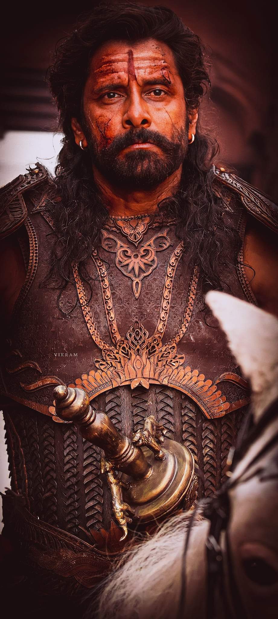  ചിത്രത്തിൽ ഓരോ താരങ്ങളും വാങ്ങിയ പ്രതിഫലം എത്രയാണെന്ന് ഇനി നോക്കാം. പ്രധാന കഥാപാത്രമായ ആദിത്യ കരികാലനെ അവതരിപ്പിച്ച ചിയാൻ വിക്രം തന്നെയാണ് പ്രതിഫലത്തിൽ മുന്നിൽ നിൽക്കുന്നത്. 12 കോടിയാണ് കരികാലനെ അവതരിപ്പിക്കാൻ വിക്രം പ്രതിഫലമായി വാങ്ങിയത്.