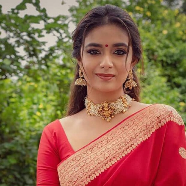  ആന്തണി ഭാഗ്യരാജ് സംവിധാനം ചെയ്ത 'സൈറൺ' എന്ന സിനിമയിൽ ജയം രവിയാണ് കീർത്തിക്ക് നായകൻ. മലയാളത്തിൽ ടൊവിനോ തോമസ് നായകനായ 'വാശി' എന്ന സിനിമയിലാണ് കീർത്തി ഏറ്റവും ഒടുവിൽ അഭിനയിച്ചത്