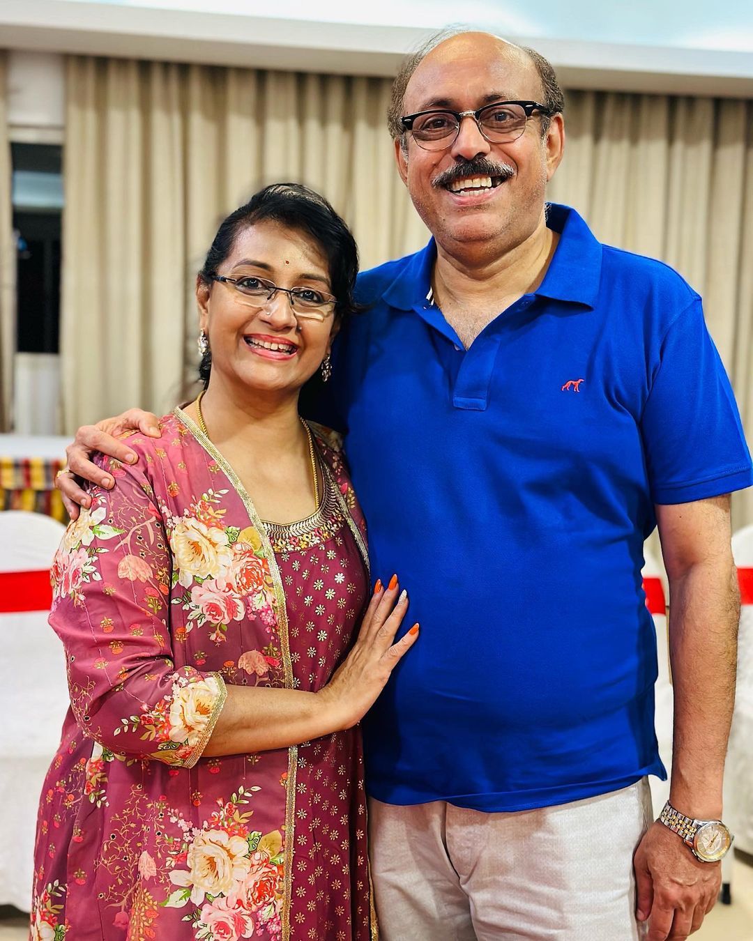  സിനിമാ നിർമാതാവിന്റെ മക്കൾ എന്നാൽ പണത്തിനു മേൽ കിടന്നു വളർന്നവരല്ല രേവതിയും കീർത്തിയും എന്ന് സുരേഷ്. പടം പൊട്ടിയ സാഹചര്യങ്ങൾ ഉണ്ടായപ്പോൾ നേരിട്ട കഷ്‌ടപ്പാട്‌ കൂടി മനസിലാക്കിയാണ് അവർ വളർന്നതെന്ന് അദ്ദേഹം പറയുന്നു
