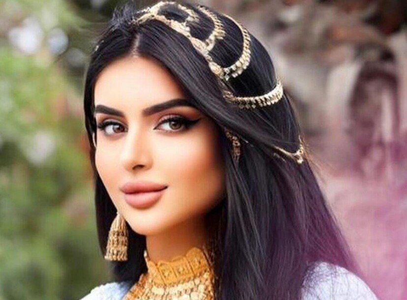  വിവാഹ കാര്യം വരനും വധുവും ചേർന്ന് സോഷ്യൽ മീഡിയയിലൂടെ പുറത്തുവിടുകയായിരുന്നു. വരന്‍റെ പിതാവ് ഷെയ്ഖ് മുഹമ്മദ് ബിന്‍ റാഷിദ് ബിന്‍ മാന അല്‍ മക്തൂം വിവാഹത്തിന് ആശംസയായി രചിച്ച കവിത പങ്കുവെച്ചുകൊണ്ടാണ് നവദമ്പതികള്‍ ഇന്‍സ്റ്റഗ്രാമില്‍ വിവാഹ കാര്യം അറിയിച്ചത്.