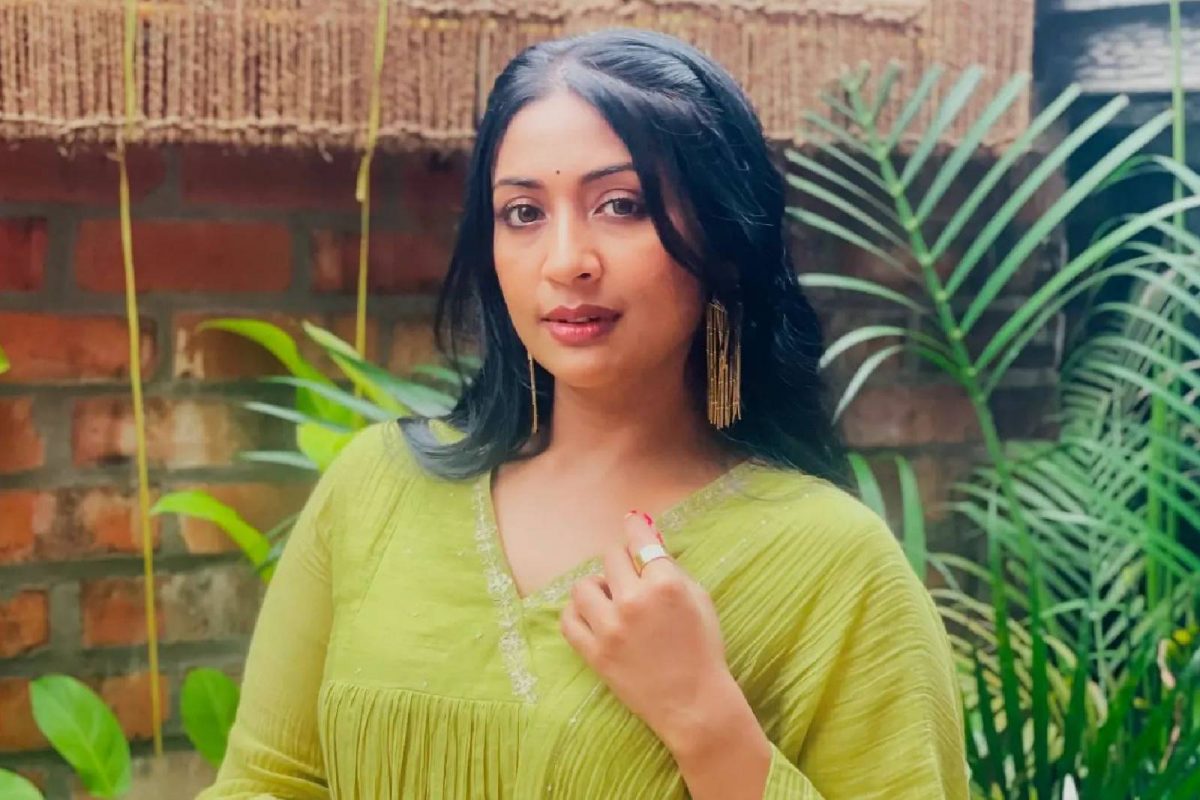 എന്തായി, ലിവർ കഴുകി വൃത്തിയാക്കിയിട്ടാണോ വന്നത്? കൂട്ടുകാരുടെ ചോദ്യങ്ങൾക്ക് നവ്യ നായരുടെ മറുപടി
