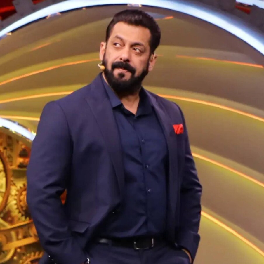  ഈദ് ദിനത്തിൽ സൽമാൻ ഖാനെ കാണാൻ മുംബൈയിലെ ഗാലക്‌സി അപ്പാർട്ട്‌മെന്റിന് പുറത്ത് ആരാധകർ തടിച്ചുകൂടിയിരുന്നു. എന്നാൽ ടൈഗർ 3-ന്റെ ലൊക്കേഷനിൽ സൽമാൻ എത്തിയെന്ന് വ്യക്തമാക്കുന്നതാണ് ഇപ്പോൾ സോഷ്യൽ മീഡിയയിൽ വൈറലാകുന്ന വീഡിയോ. 2012ൽ പുറത്തിറങ്ങിയ ഒരു സ്പൈ ആക്ഷൻ ത്രില്ലർ ആയിരുന്നു ഏക് താ ടൈഗർ. ചിത്രം ബോക്സോഫീസിൽ വൻ ഹിറ്റായിരുന്നു.