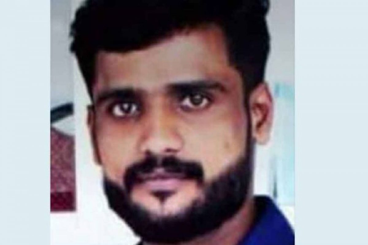 ചാലിയം ബീച്ചില്‍ എത്തിയ കമറുദ്ദീന്‍ കല്ലുമ്മക്കായ ശേഖരിക്കുന്നതിനിടെ കടലില്‍ മുങ്ങിപ്പോകുകയായിരുന്നു.