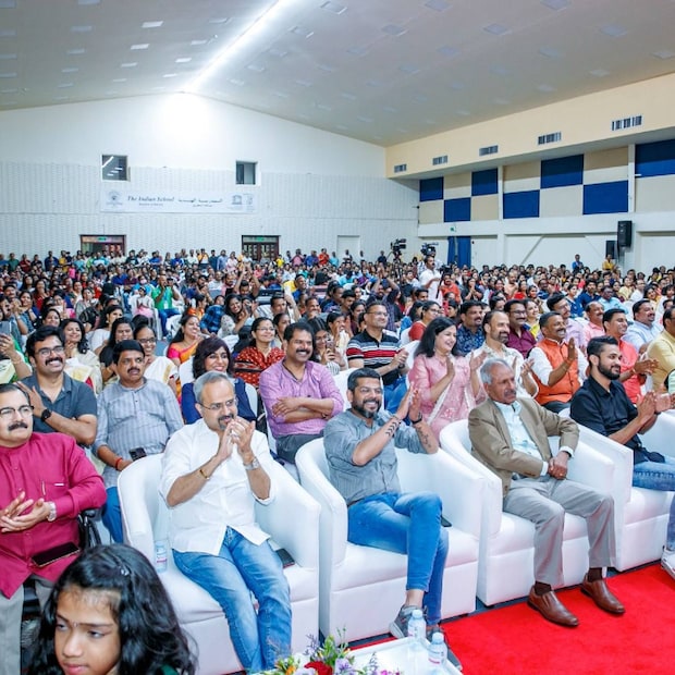  പുരസ്കാര ജേതാക്കളെ അഭിനന്ദിച്ച് നൽകിയ വിഡിയോ സന്ദേശത്തിൽ കേന്ദ്ര ഐടി മന്ത്രി രാജീവ് ചന്ദ്രശേഖർ ഇന്ത്യയും ബഹ്റൈനുമായുള്ള സൗഹൃദത്തെ കുറിച്ചും അതിൽ പ്രവാസികളുടെ പങ്കിനെ കുറിച്ചും സംസാരിച്ചു.