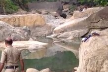 കോഴിക്കോട് തിരുവമ്പാടി അരിപ്പാറ വെള്ളച്ചാട്ടത്തില്‍ രണ്ട് വിദ്യാര്‍ത്ഥികള്‍ മുങ്ങി മരിച്ചു