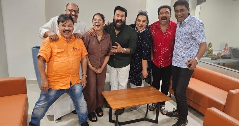  നൃത്തവും അധ്യാപനവുമാണ് രചന നാരായണൻകുട്ടിയുടെ മറ്റു പ്രധാന മേഖലകൾ. ഒട്ടേറെ വിദ്യാർത്ഥിനികളെ നൃത്തം പഠിപ്പിച്ച അദ്ധ്യാപിക എന്ന നിലയിലും രചന ശ്രദ്ധേയയാണ്. അധ്യാപനത്തിൽ ഇംഗ്ലീഷ് ആണ് രചനയുടെ വിഷയം
