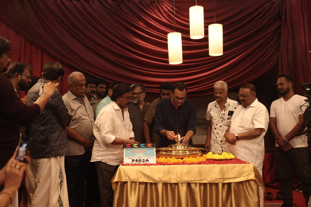  ധ്യാൻ ശ്രീനിവാസൻ, നായകനാകുന്ന ഈ ചിത്രത്തിൽ അപർണ്ണാ ദാസ് നായികയാകുന്നു