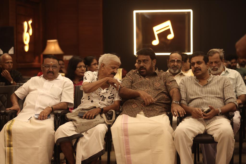  പ്രൊഡക്ഷൻ കൺട്രോളർ - അരോമ മോഹൻ, ലഷ്മി പാർവതി വിഷന്റെ ബാനറിൽ രാജേന്ദ്രപ്രസാദ് നിർമ്മിക്കുന്ന സിനിമയുടെ ചിത്രീകരണം കൊച്ചി, പാലക്കാട്, എന്നിവിടങ്ങളിലായി പൂർത്തിയാകും. പി.ആർ.ഒ.- വാഴൂർ ജോസ്, സ്റ്റിൽസ് - നവീൻ മുരളി