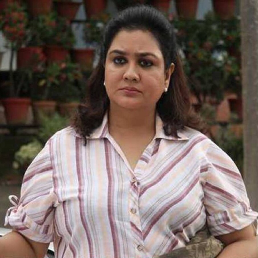  പിന്നീട് പാർക്കിംഗ് സൗകര്യം ഒരു ബുദ്ധിമുട്ടായി. ചെന്നൈയിലെ വീടിന്റെ കോംബൗണ്ടിൽ നിർത്താൻ കഴിയാത്ത വിധം വലിയ വണ്ടിയായിരുന്നു ഇത്. ഫ്ലാറ്റിൽ മാറിയപ്പോൾ രണ്ടു കാർ പാർക്കിംഗ് സ്പെയിസിന് പുറത്ത് കാരവൻ കൂടി ഉൾപ്പെടുത്താനായി പ്രയാസം