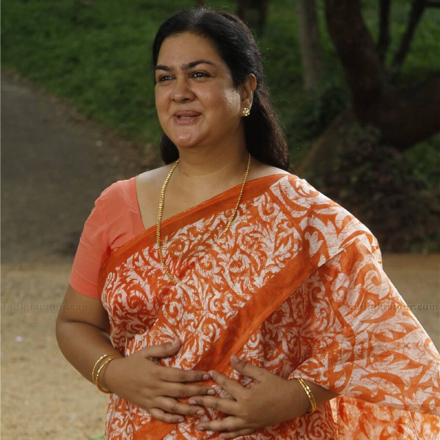  ശേഷം തമിഴ് സിനിമാ മേഖലയിൽ തന്നെയുള്ള ഒരു ഡ്രൈവർ ഈ വാഹനം കൈമാറുമോ എന്ന് ചോദിച്ചപ്പോൾ ഉർവശി സന്തോഷത്തോടെ അത് ചെയ്തു. ദൂരയാത്രകളിലും മറ്റും കുടുംബങ്ങളുമായി പോകുമ്പോൾ വാഹനം ഉപയോഗിക്കാനായിരുന്നു അദ്ദേഹത്തിന്റെ ആഗ്രഹം