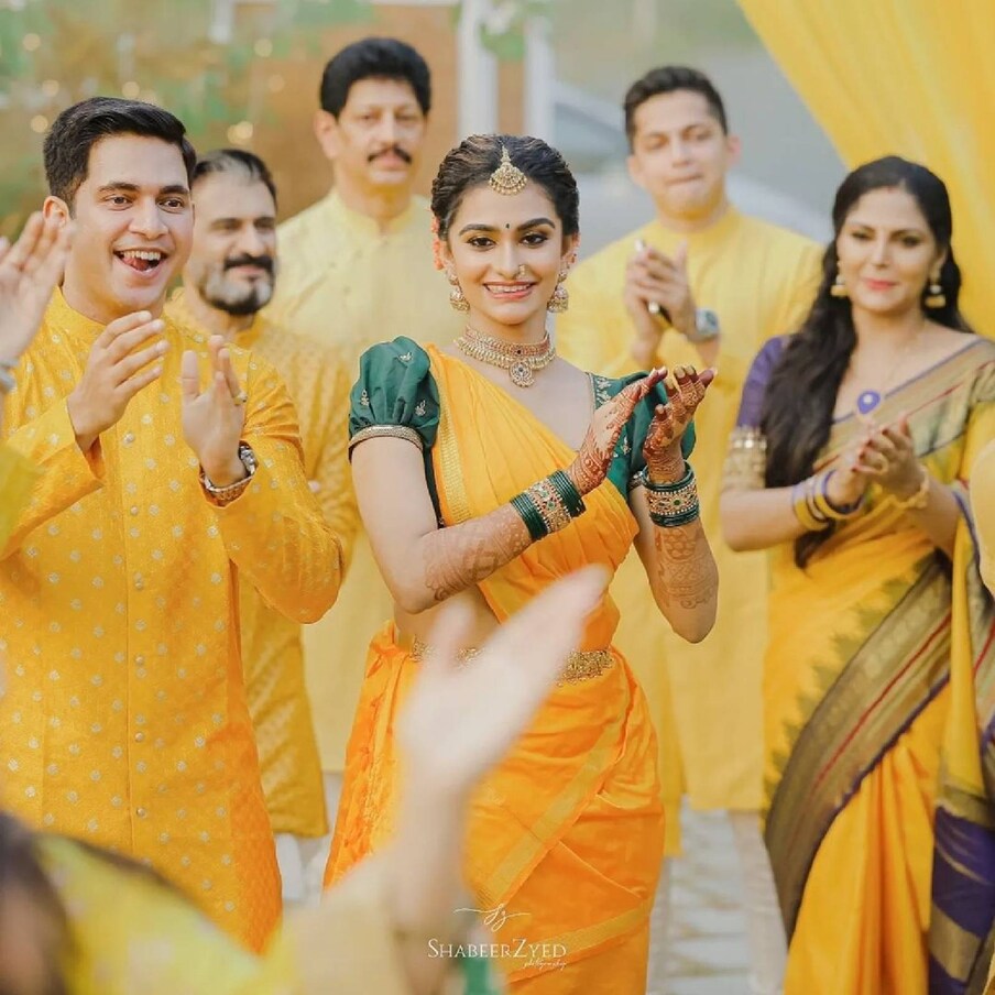  നർത്തകിയും നടിയും മോഡലുമായ ഉത്തരയ്ക്കു പങ്കു എന്നാണ് വീട്ടിലെ വിളിപ്പേര്. ആദിത്യയും അങ്ങനെതന്നെയാണ് വിളിക്കാറ്. വിവാഹം കഴിഞ്ഞ വേളയിൽ പങ്കു ശരത് ലോപിച്ച് പങ്കുശയും പങ്കുടുവും ഒക്കെയായി മാറി. പങ്കുവിന്റെ ഭർത്താവും അച്ഛനും ഒരു കാര്യത്തിൽ ഒരേ സ്വഭാവക്കാരാണ്. ഇക്കാര്യത്തിൽ ആശ ശരത്തും മകളും പറഞ്ഞ വാക്കുകൾ തമ്മിലും സമാനതയുണ്ട് (തുടർന്ന് വായിക്കുക)