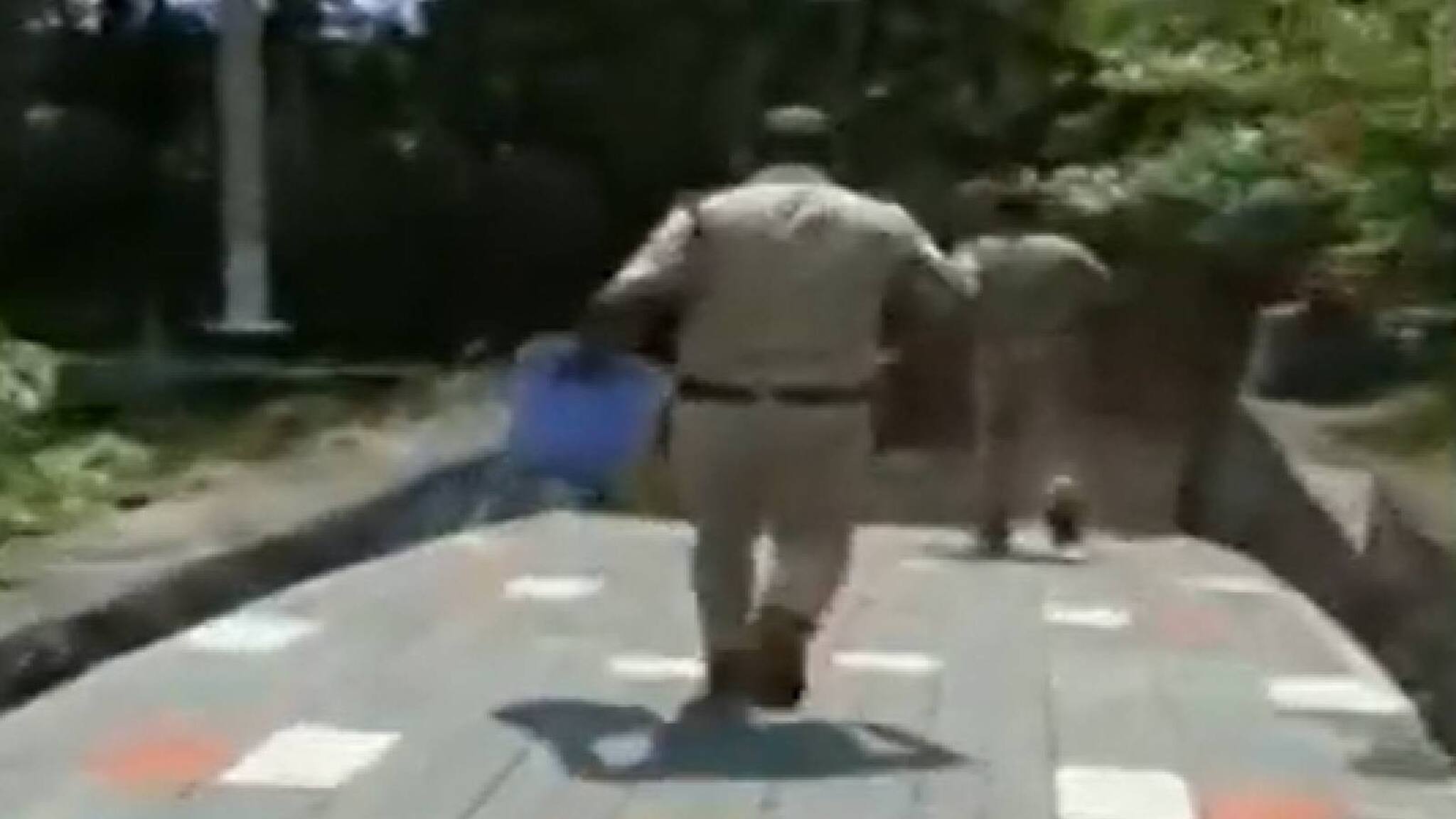 നവജാത ശുശുവിനെ ഉപേക്ഷിച്ചത് കുളിമുറിയിലെ ബക്കറ്റിൽ; ജീവൻ രക്ഷിക്കാൻ പോലീസിന്റെ ഓട്ടപ്പാച്ചിൽ