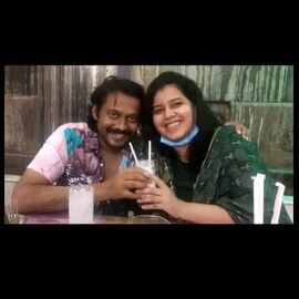 Actor Bala | എലിസബത്തിനൊപ്പം സന്തോഷവാനായ ബാല; പെരുന്നാളിന് സ്പെഷൽ പോസ്റ്റുമായി താരവും പത്നിയും Actor Bala | എലിസബത്തിനൊപ്പം സന്തോഷവാനായ ബാല; പെരുന്നാളിന് സ്പെഷൽ പോസ്റ്റുമായി താരവും പത്നിയും