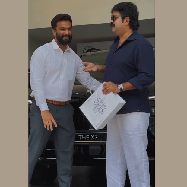  ഫിയറ്റ് കാറിന്റെ ഉടമയായാണ് അനൂപ് മേനോന്റെ തുടക്കം. ശേഷം, ഹ്യുണ്ടായി ആക്‌സെന്റ്, ഹോണ്ട സിവിക്, ജഗ്വാര്‍ എക്‌സ്.ജെ, ഔഡി ക്യൂ7, ബി.എം.ഡബ്ല്യു. 7 സീരീസ് തുടങ്ങിയ കാർ ശേഖരങ്ങളും സ്വന്തമാക്കി