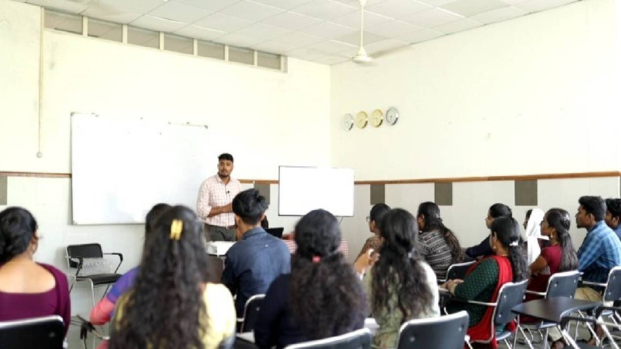 Enrolled agent | കൊമേഴ്സ് പഠിച്ചവരാണോ? അമേരിക്കയില്‍ നികുതി രംഗത്ത് വന്‍ അവസരം