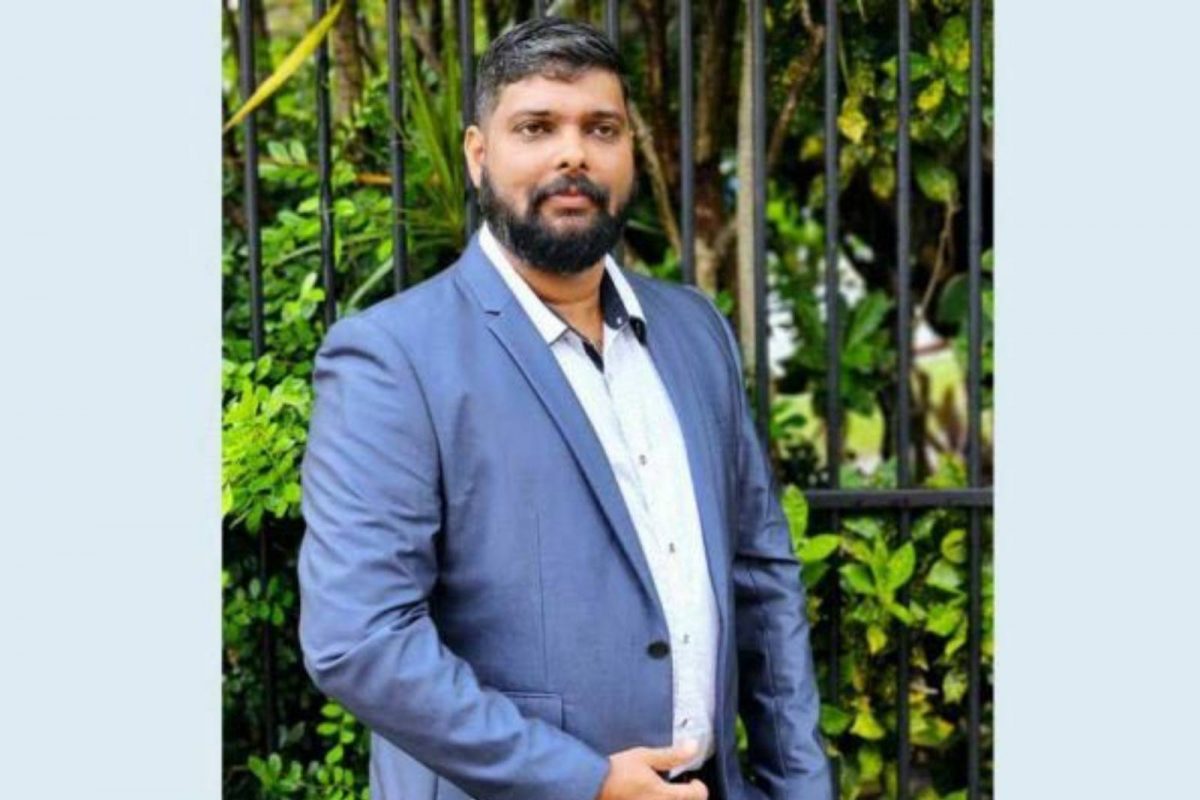അവധിക്ക് നാട്ടിലെത്തി മടങ്ങുന്നതിനിടെ വിമാനത്താവളത്തില്‍ വെച്ച് ഹൃദയാഘാതം; എറണാകുളം സ്വദേശിയായ പ്രവാസി മരിച്ചു