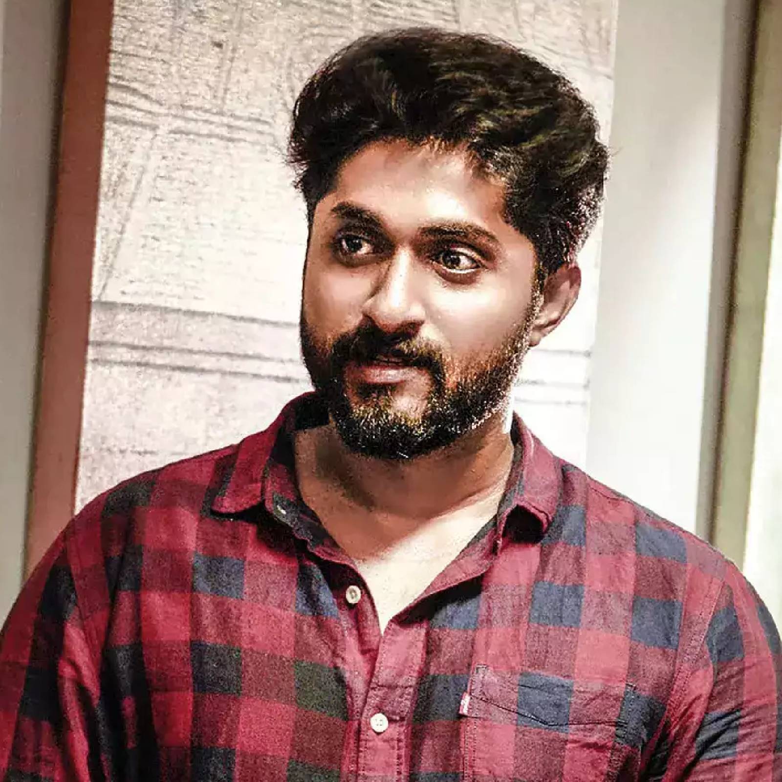  അതിലൊന്നിൽ, ഒരിക്കൽ തന്നെ ഗ്രസിച്ചിരുന്ന ലഹരി ഉപയോഗത്തെക്കുറിച്ച് ധ്യാൻ വെളിപ്പെടുത്തി. മൂവി വേൾഡ് മീഡിയ എന്ന യൂട്യൂബ് ചാനലിന് നൽകിയ അഭിമുഖത്തിലാണ് ധ്യാൻ ഇക്കാര്യം പറഞ്ഞത്. ലഹരി ഉപയോഗം സിനിമ പോലെ ഏതെങ്കിലും ഒരു മേഖലയെ ബാധിക്കുന്ന വിഷയമല്ലെന്നും, മറ്റനവധി രംഗങ്ങളിലും ഇതിന്റെ വലയമുണ്ടെന്നും ധ്യാൻ (തുടർന്ന് വായിക്കുക)