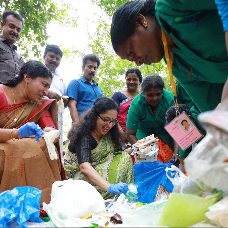  മാലിന്യസംസ്കരണം സർക്കാരിന്റെയും പൊതുജനങ്ങളുടെയും മുൻഗണന വിഷയമാണെന്ന് കലക്ടർ ഡോ. ദിവ്യ എസ് അയ്യർ പറഞ്ഞു.