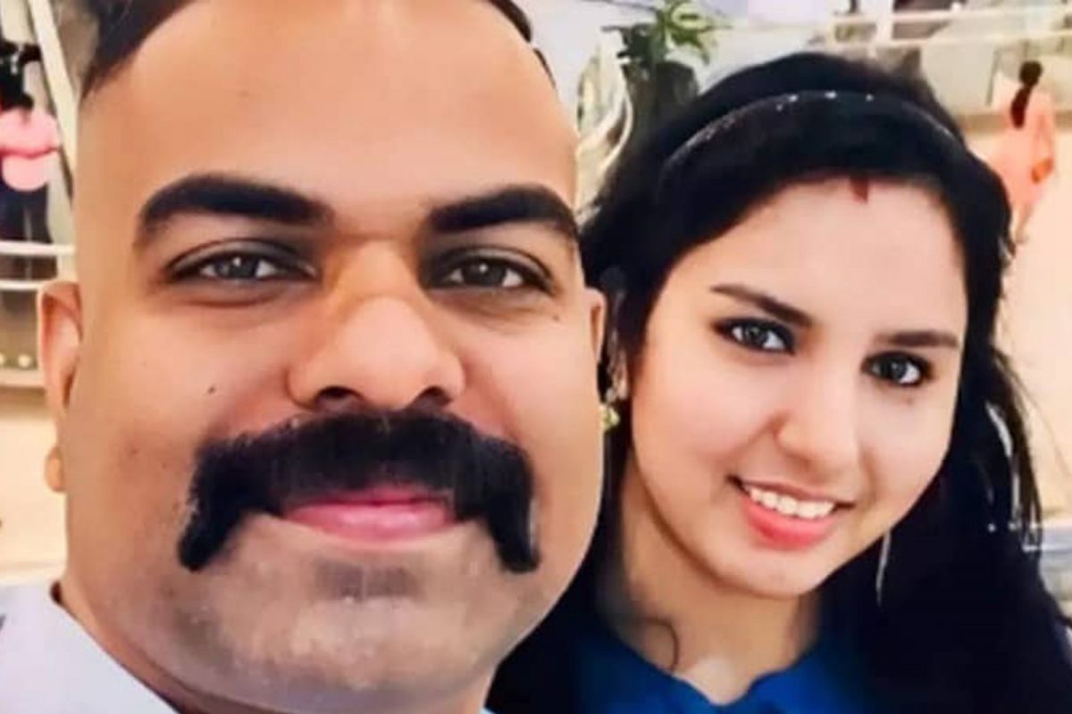 അയൽവാസികൾക്കായി സദ്യയുണ്ടാക്കുന്നതിന്റെ തിരക്കിലായിരുന്നു