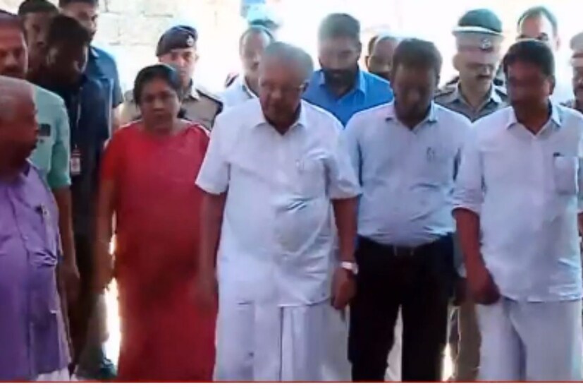  ഇതിനിടെ, തീവെപ്പ് കേസിൽ പ്രൊഡക്ഷൻ വാറണ്ടിന് പൊലീസ് അപേക്ഷ നൽകി. പ്രതിയെ ആശുപത്രിയിൽ നിന്ന് ഡിസ്ചാർജ് ചെയ്ത ശേഷം വീണ്ടും മജിസ്ട്രേറ്റിന് മുന്നിൽ ഹാജരാക്കിയേക്കുമെന്നാണ് ലഭിക്കുന്ന വിവരം.