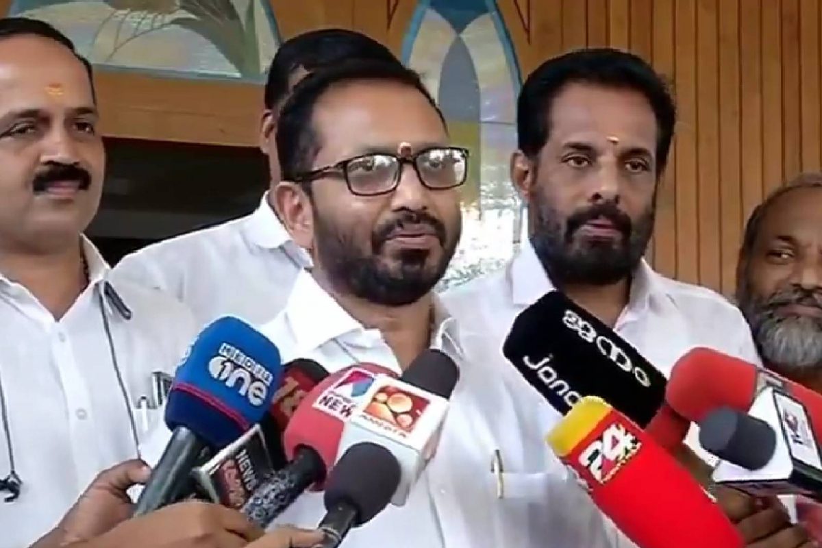 'കേരളത്തിൽ മതതീവ്രവാദികൾ, രാജ്യ ദ്രോഹികൾ ശക്തം; പൊലീസ് സംരക്ഷിക്കുന്നു'; വിമർശിച്ച് കെ. സുരേന്ദ്രൻ