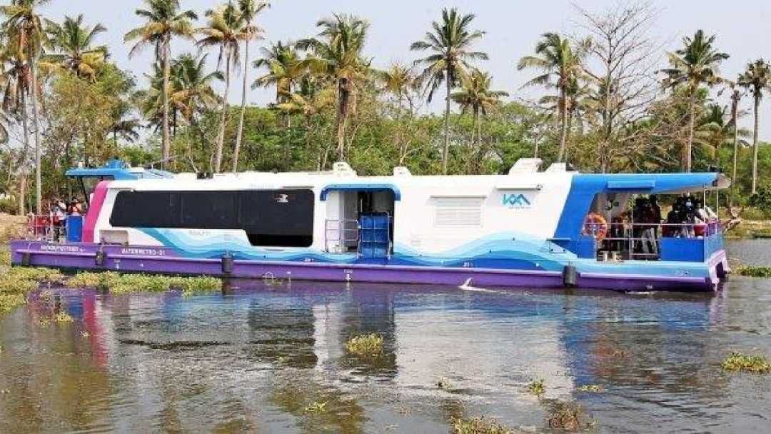  വാട്ടർ മെട്രോ പ്രവർത്തന സജ്ജമായിട്ട് ഒരു വ‍ർഷത്തോളമായി. 747 കോടി രൂപ ചിലവിലാണ് വാട്ടർ മെട്രോ പദ്ധതി നടപ്പാക്കുന്നത്.