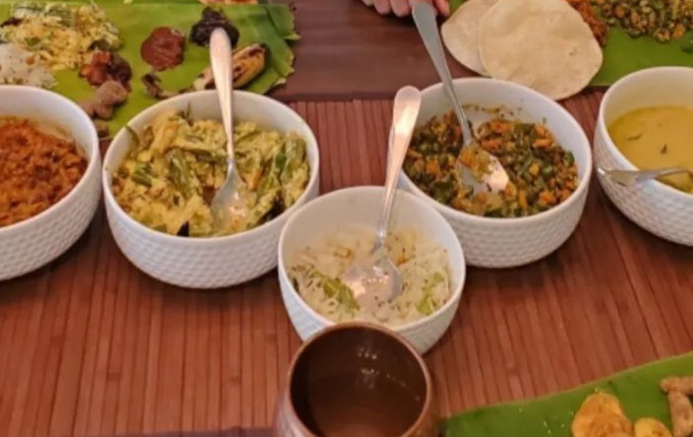  അമേരിക്കൻ പൗരയും വിഷ്വൽ എഫക്റ്റ്സ് പ്രൊഡ്യൂസറുമാണ് മെലനി. സിദ്ധാർഥ് അമേരിക്കയിൽ ഗ്രാഫിക്സ് കോഴ്സ് കഴിഞ്ഞു തിരിച്ചെത്തി പ്രിയൻ സംവിധാനം ചെയ്ത മോഹൻലാൽ ചിത്രം മരക്കാറിൽ വിഎഫ്എക്സ് സൂപ്പർവൈസറായി പ്രവർത്തിച്ചിരുന്നു. ഈ ചിത്രത്തിന് സിദ്ധാർഥിന് ദേശീയപുരസ്‌ക്കാരം ലഭിക്കുകയും ചെയ്തു.