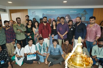 മീരാ ജാസ്മിൻ - നരേൻ വീണ്ടും ഒന്നിക്കുന്ന 'ക്വീൻ എലിസബത്ത്'; എം. പത്മകുമാർ ചിത്രം തുടങ്ങി മീരാ ജാസ്മിൻ - നരേൻ വീണ്ടും ഒന്നിക്കുന്ന 'ക്വീൻ എലിസബത്ത്'; എം. പത്മകുമാർ ചിത്രം തുടങ്ങി